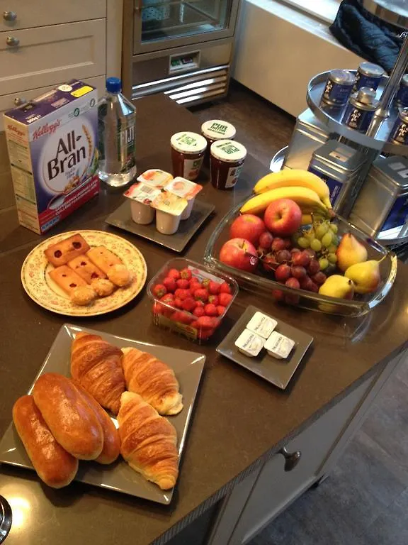 All In One Bed & Breakfast Brussels 4*,